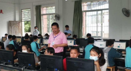 對(duì)口幫扶|深圳市高級(jí)中學(xué)支教教師丁輝 以技術(shù)為橋，以校為家，守護(hù)陂頭中學(xué)的數(shù)字化未來(lái)